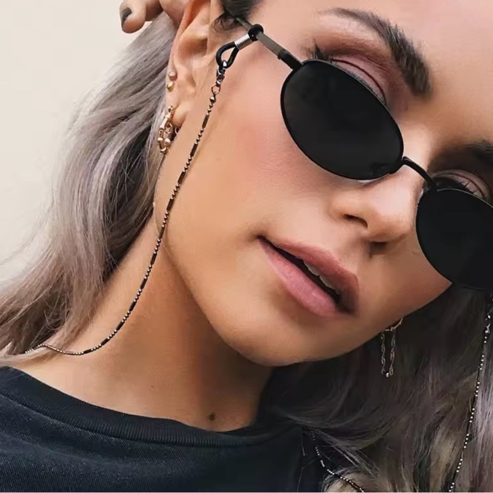 Eyeglass black chain holder